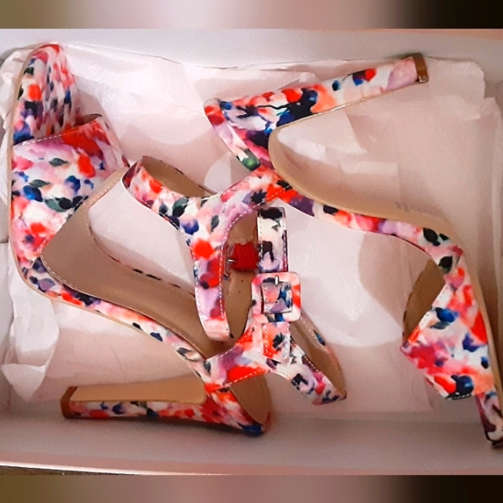 Justfab size 10 multicolored ankle buckle strap 3inches+ heels. Brand new never